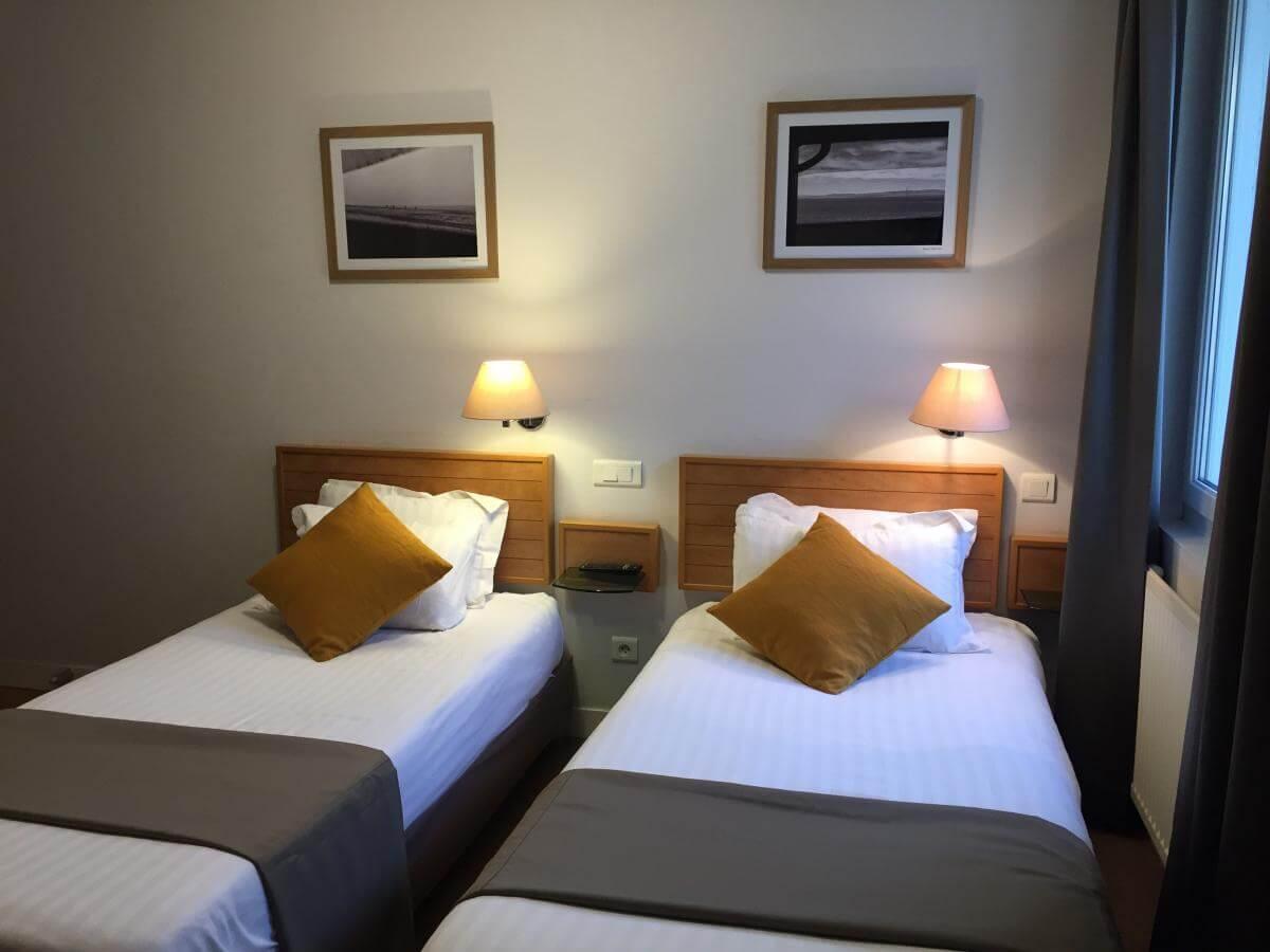 Les Voyageurs Hotel Saint-Renan Bagian luar foto
