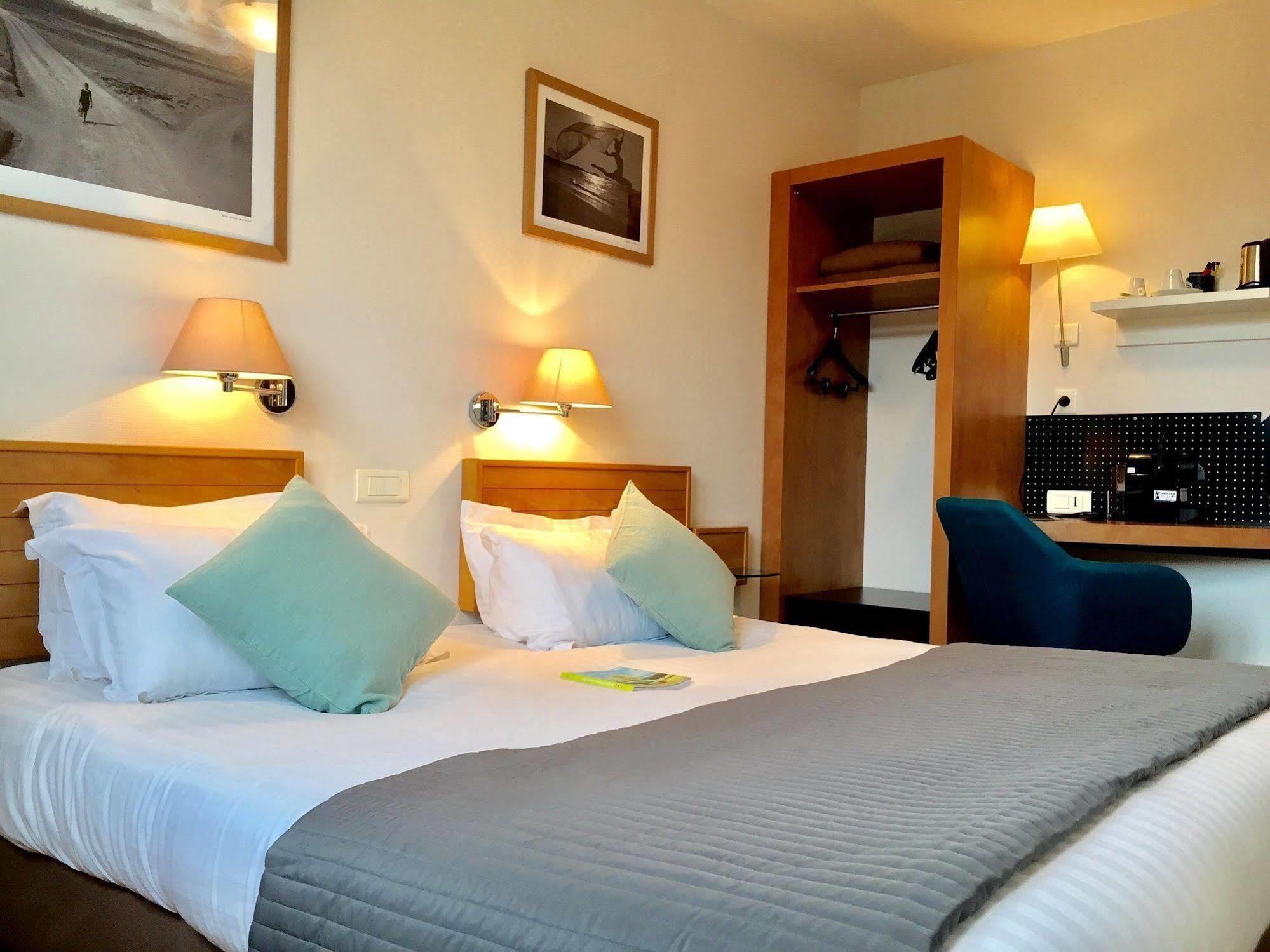 Les Voyageurs Hotel Saint-Renan Bagian luar foto