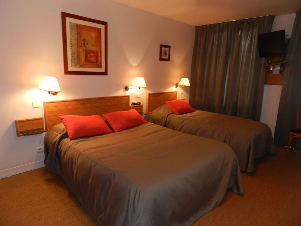 Les Voyageurs Hotel Saint-Renan Bagian luar foto